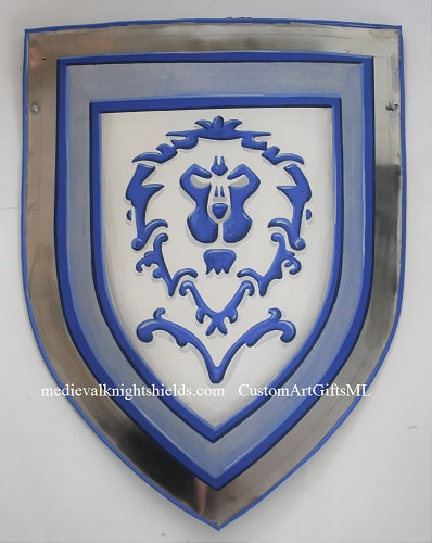 Wappenschild mit Löwenkopf